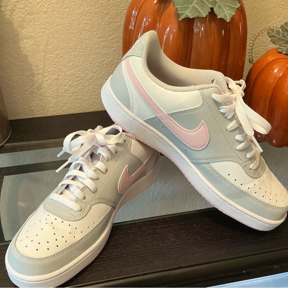 Nike White and Pink Sneakers